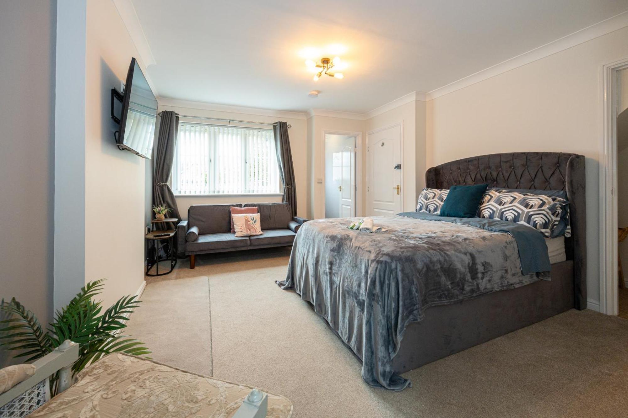 Airstays Apartment Wythenshawe Bagian luar foto